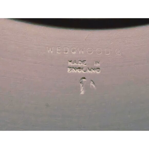 Vintage Wedgwood Jasperware Lilac 1981 Mother Mother’s Day Plate w/ Horse & Colt - Picture 4 of 4